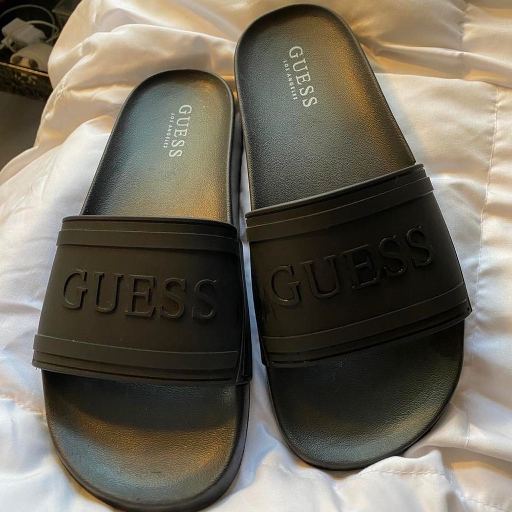 Guess black slides